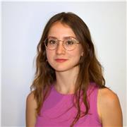 Soy una persona responsable, con iniciativa, energética y creativa. Además siempre trato de dar el cien por cien de mí y soy muy trabajadora.
Me gustaría dar clases a estudiantes de la ESO y Bachiller especialmente, ya que es con quienes tengo más experi